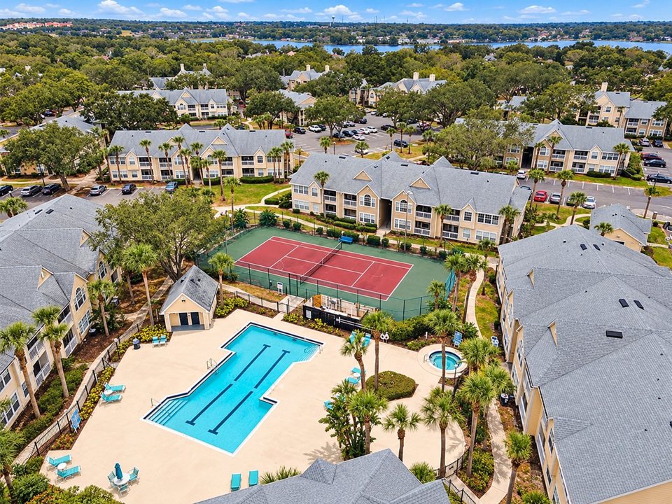 Pools, spa and tennis at the center of the community